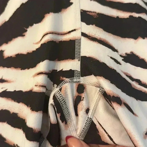 PURELUX BY FABLETICS LEGGINGS - Picture 5 of 5